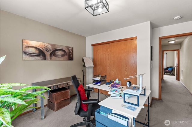 961 NW Longview Drive, Oak Harbor, WA 98277