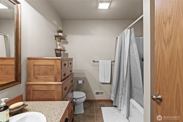 961 NW Longview Drive, Oak Harbor, WA 98277