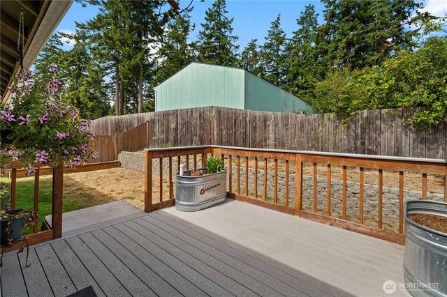 961 NW Longview Drive, Oak Harbor, WA 98277