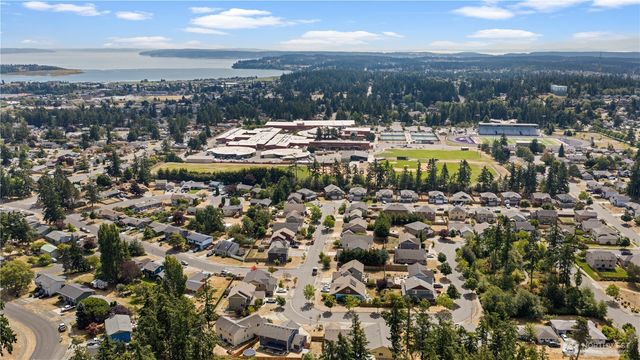 961 NW Longview Drive, Oak Harbor, WA 98277