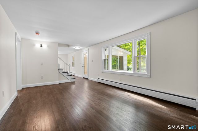 31 Jackson Drive, Trumbull, CT 06611