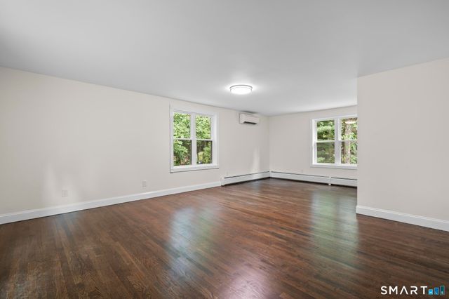 31 Jackson Drive, Trumbull, CT 06611