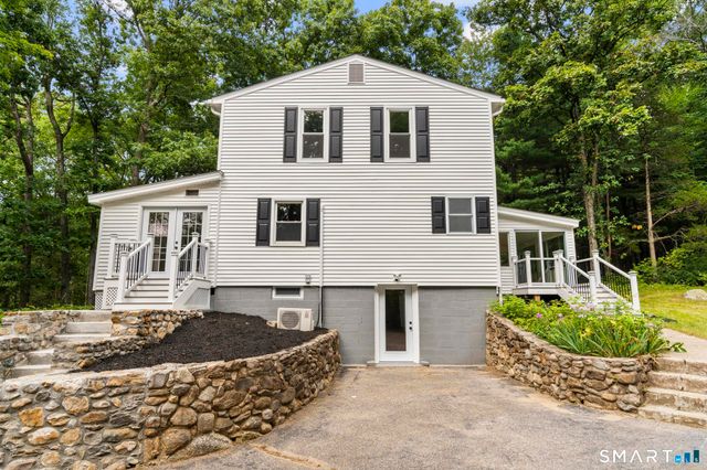31 Jackson Drive, Trumbull, CT 06611