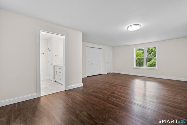 31 Jackson Drive, Trumbull, CT 06611
