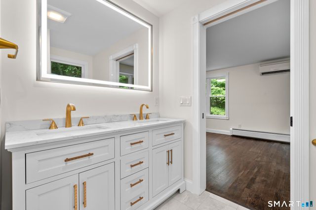 31 Jackson Drive, Trumbull, CT 06611
