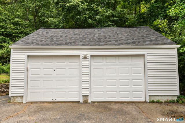 31 Jackson Drive, Trumbull, CT 06611