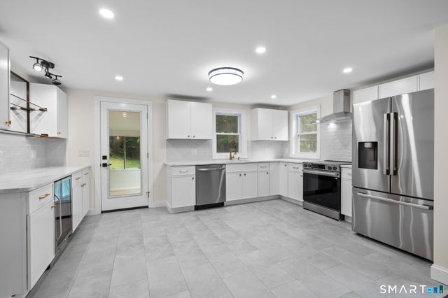 31 Jackson Drive, Trumbull, CT 06611