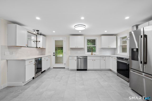 31 Jackson Drive, Trumbull, CT 06611