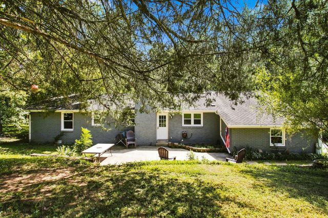 2390 Harlan Rd, Columbia, TN 38401