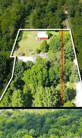 2390 Harlan Rd, Columbia, TN 38401