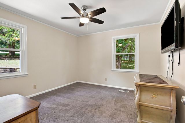 2390 Harlan Rd, Columbia, TN 38401