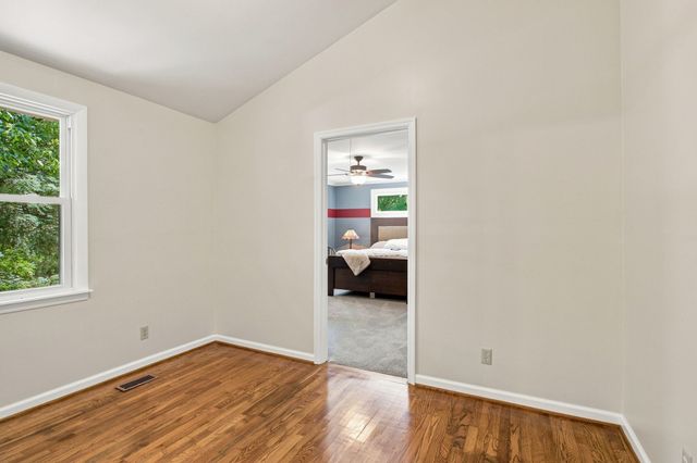 2390 Harlan Rd, Columbia, TN 38401