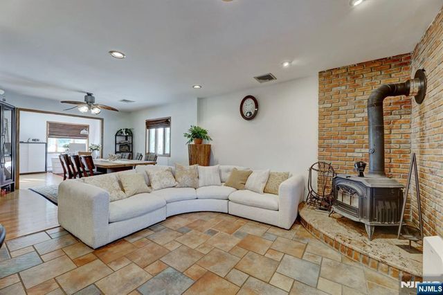 317 Hillcrest, Wood Ridge, NJ 07075