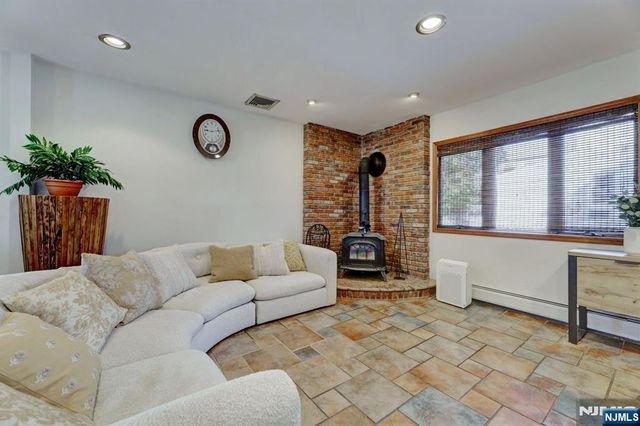 317 Hillcrest, Wood Ridge, NJ 07075
