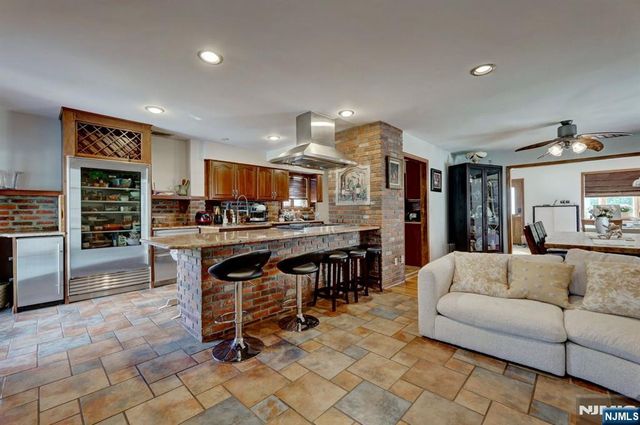 317 Hillcrest, Wood Ridge, NJ 07075