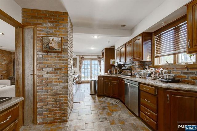 317 Hillcrest, Wood Ridge, NJ 07075