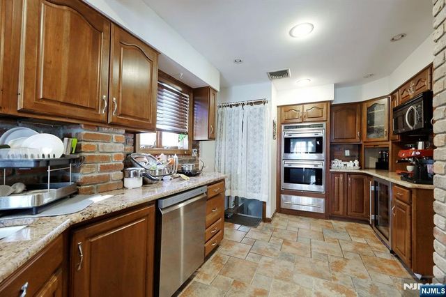 317 Hillcrest, Wood Ridge, NJ 07075
