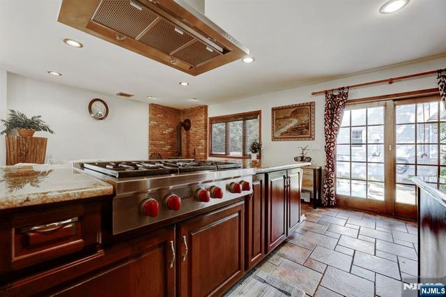 317 Hillcrest, Wood Ridge, NJ 07075