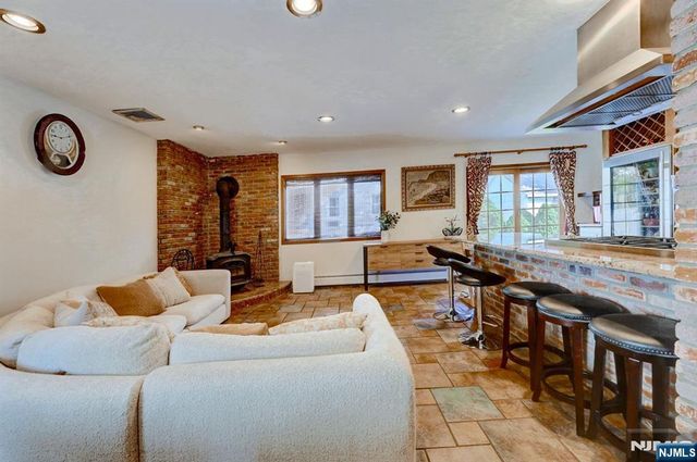 317 Hillcrest, Wood Ridge, NJ 07075