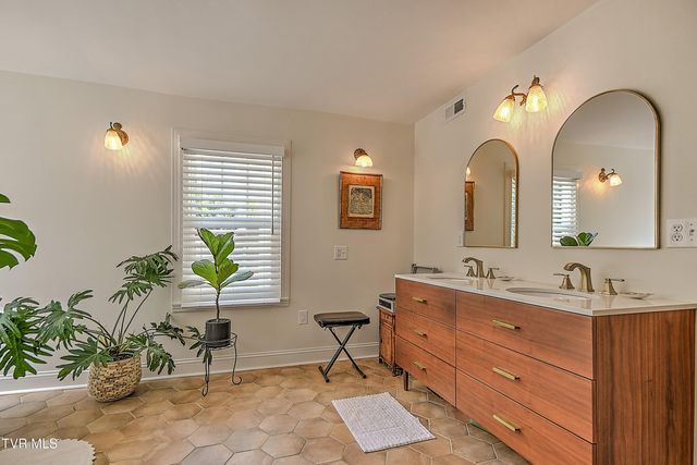 508 Euclid Avenue, Bristol, VA 24201