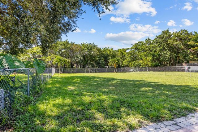 136 Sparrow Drive B, Royal Palm Beach, FL 33411