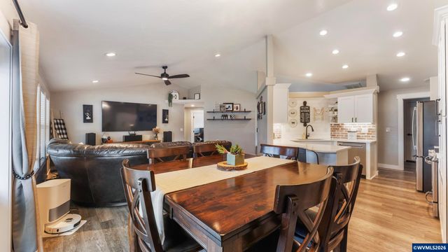520 Fir St, Lyons, OR 97358