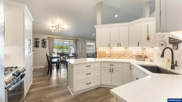 520 Fir St, Lyons, OR 97358