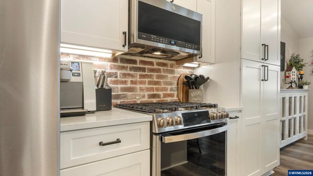 520 Fir St, Lyons, OR 97358