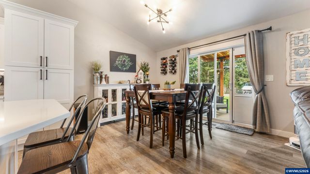 520 Fir St, Lyons, OR 97358