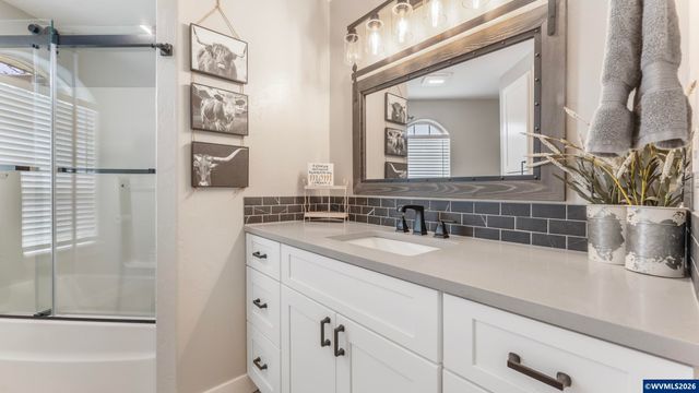 520 Fir St, Lyons, OR 97358