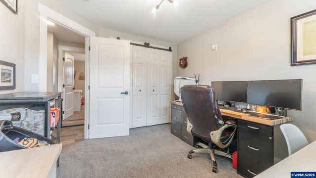 520 Fir St, Lyons, OR 97358