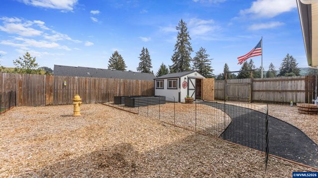 520 Fir St, Lyons, OR 97358