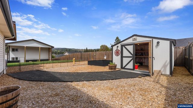 520 Fir St, Lyons, OR 97358