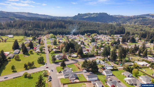520 Fir St, Lyons, OR 97358