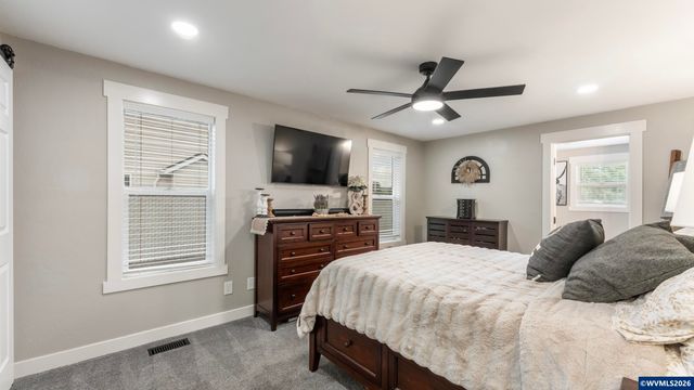 520 Fir St, Lyons, OR 97358