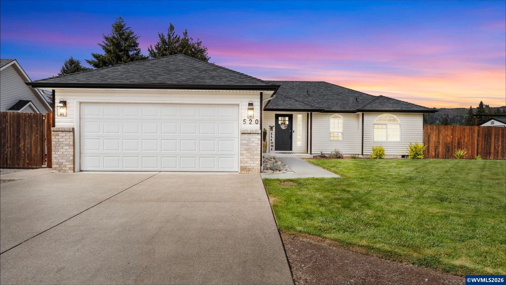 520 Fir St, Lyons, OR 97358