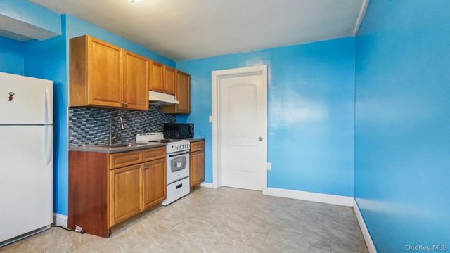2733 Hone Avenue, Bronx, NY 10469
