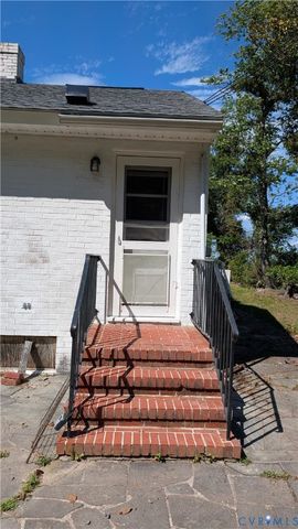 178 White Gate Dr, Ophelia, VA 22473