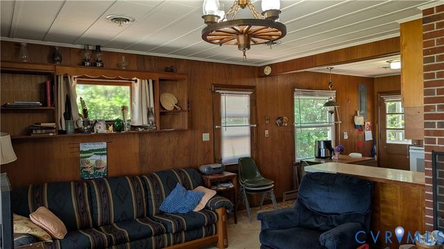 178 White Gate Dr, Ophelia, VA 22473