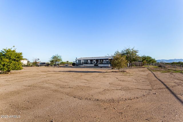 21137 W DOVE VALLEY Road, Wittmann, AZ 85361