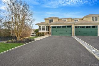 11 Theresa Lane, Port Jefferson, NY 11777