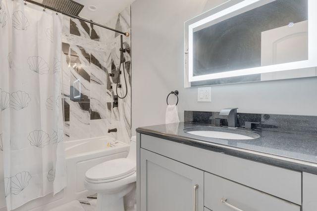 136 W 156th Street, Harvey, IL 60426