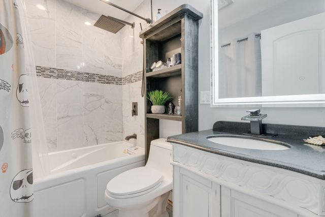 136 W 156th Street, Harvey, IL 60426