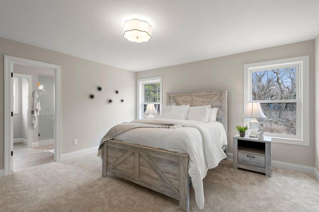 23804 Hall Dr, Lakeville, MN 55044