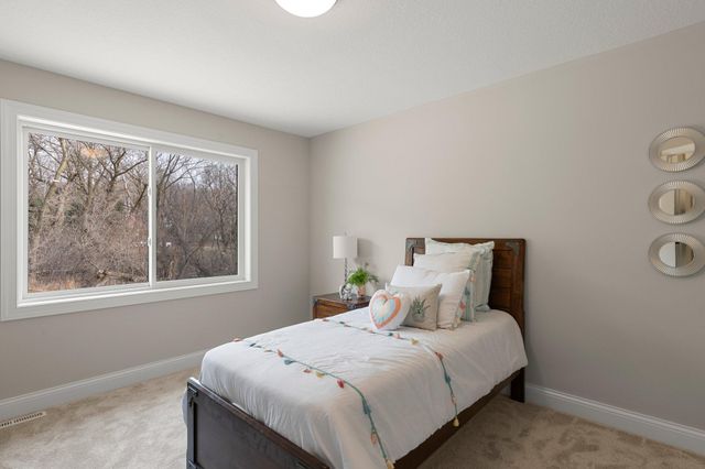 23804 Hall Dr, Lakeville, MN 55044