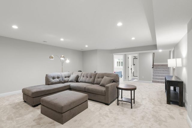23804 Hall Dr, Lakeville, MN 55044