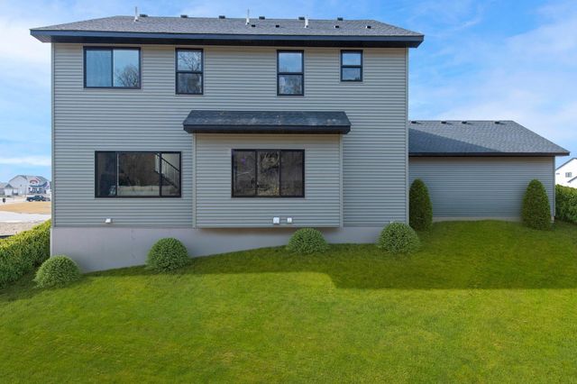 23804 Hall Dr, Lakeville, MN 55044