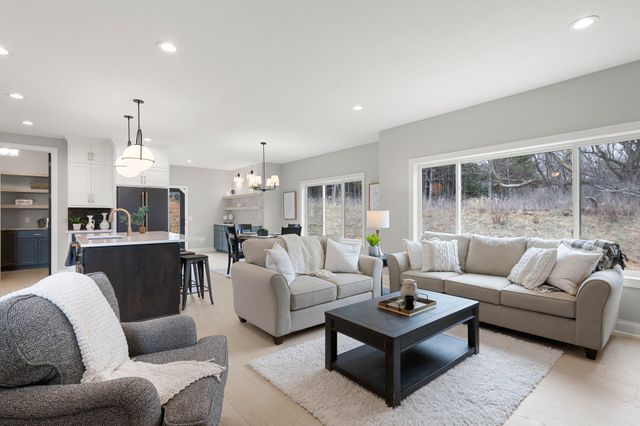 23804 Hall Dr, Lakeville, MN 55044