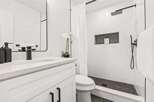 605 Hinton Street, Grand Prairie, TX 75050
