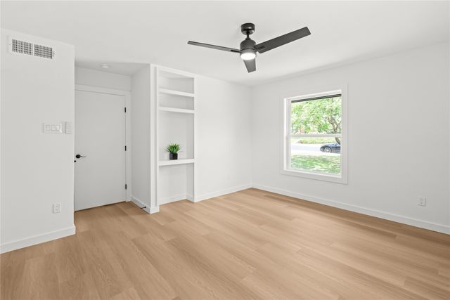 605 Hinton Street, Grand Prairie, TX 75050